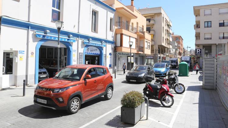 La Calle Pau Casals Y La Plaza Arag De Cambrils Ser N Peatonales En