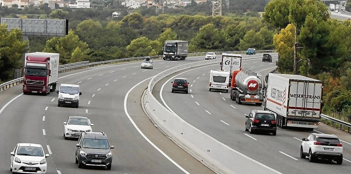 El Incremento En El Tráfico De Camiones Colapsa La Autopista