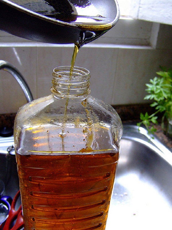 Reciclamos el aceite de cocina usado ¡Únete!