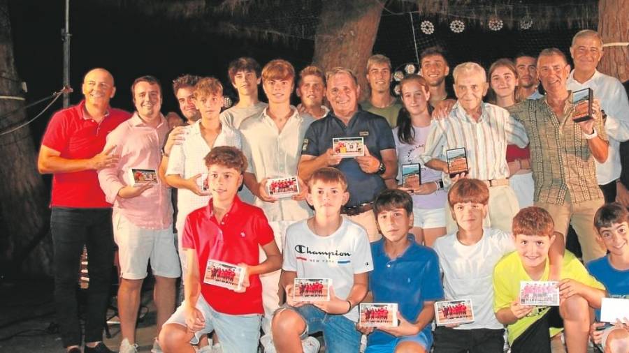 Els guardonats i reconeguts, gràcies als seus mèrits esportius o de voluntariat, durant la diada de dissabte. Foto: CTT