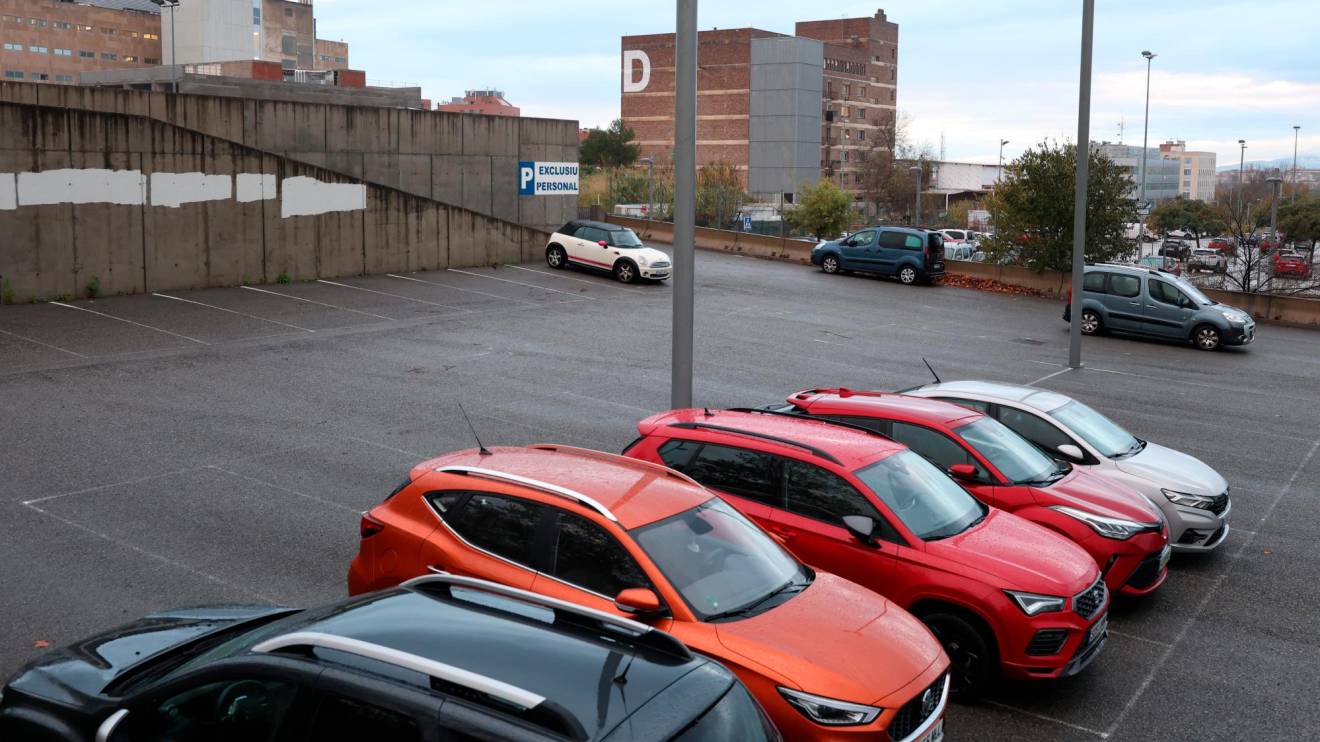 El nuevo edficio principal estará ubicado muy cerca de este parking. Foto: Àngel Ullate