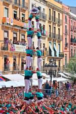 Els Castellers de Sant Pere i Sant Pau han descarregat el 3d8. Foto: Alfredo González