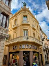 El edificio de Les Amèriques de L’Arboç. FOTO. JMB