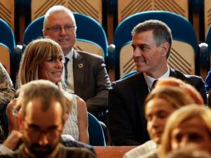 El presidente del Gobierno, Pedro Sánchez, y su mujer Begoña Gómez. Foto: EFE