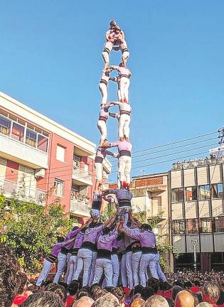 El 3d9f que va descarregar la Jove de Tarragona, i que feia 5 anys que no es feien castells de 9 a Llorenç del Penedès. Foto: Cedida