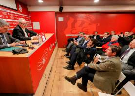 El catedrático en derecho penal, Fermín Morales, y el abogado y miembro del consejo de administración del Nàstic, Antoine Jordà. Foto: Àngel Ullate