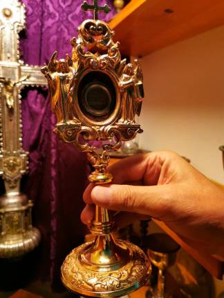 El rector era molt devot de Santa Bàrbara. Quan estava a punt de morir va arribar, des del Vaticà, la relíquia consagrada de la santa. Foto: Àngel Juanpere