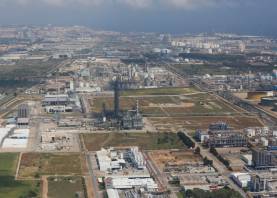 Imagen aérea del polígono petroquímico sur. Foto: Pere Ferré