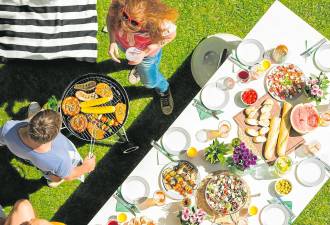 Para que los platos sean completos también deben incluir proteína e hidratos. Foto: Getty Images