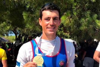 Marc Franquet, con la medalla de oro que obtuvo en la cita continental. Foto: Cedida