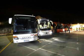 Autobuses en la estación de Sant Vicenç de Calders. Foto: Marc Bosch