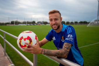 Víctor Narro tras el entrenamiento del Nàstic este pasado miércoles en Salou. Foto: Marc Bosch