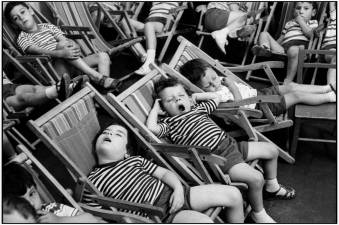 Nápoles, Italia, 1960. © Fondation Henri Cartier-Bresson / Magnum Photos