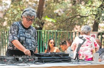 Sessió de DJ Rosario, a Sant Roc. Foto: Eufònic