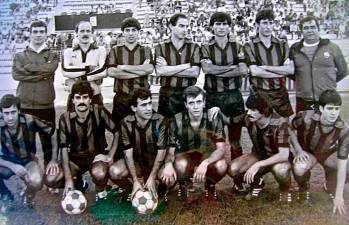 Juncosa, el segundo de pie a la derecha, en su etapa en el CF Reus Deportiu. FOTO: FFB REus