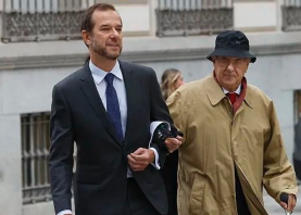 El exembajador de España en Venezuela Raúl Morodo a su llegada a la Audiencia Nacional en octubre de este año. Foto: EFE