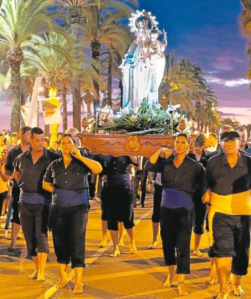 La procesión en honor de la Virgen Santa Maria del Mar. Foto: A. Mariné