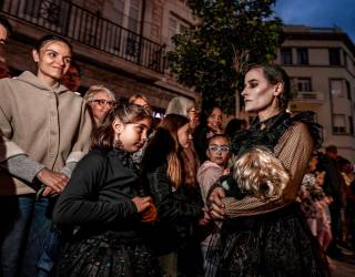 La Rua comenzó en la Plaça Corsini, siguió por la calle Canyelles y la Rambla Nova hasta el Balcó del Mediterrani. Foto: Àngel Ullate