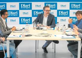 Un momento de la mesa redonda celebrada en la sede del Diari de Tarragona. Foto: Marc Bosch