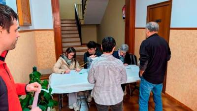 Abans de tirar endavant la modificació, es va fer una consulta popular amb 200 veïns cridats a les urnes i que va acabar en empat. Foto: Cedida