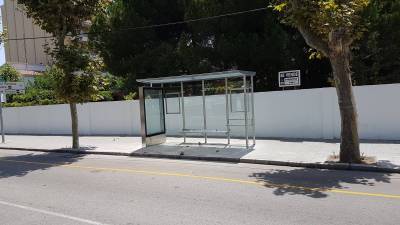 Los vecinos piden más frecuencia de buses.