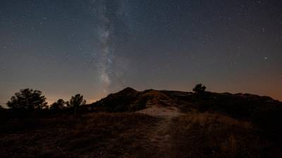 La Vía Láctea sobre la Serra del Montsant. FOTO: S. García