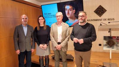 Joaquim Borràs, de la Generalitat, el comissari de l’Any Fortuny, Francesc Quílez, l’alcaldessa de Reus, Sandra Guaita, i el regidor de Cultura, Daniel Recasens, aquest dilluns a l’Ajuntament de Reus. Foto: Ajuntament de Reus