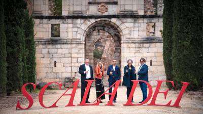 Joan Gassiot, president de Cellers Scala Dei; Rosa Cubel, secretària d’Alimentació de la Generalitat de Catalunya; Sergio Fuster, CEO de Raventós Codorníu; Gemma Casalé, responsable de Comunicació de la D.O.Q. Priorat; i Ricard Rofes, enòleg d’Scala Dei. Foto: Cedida