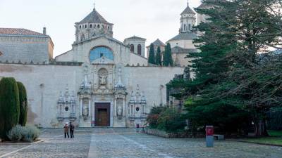 Patio e iglesia de Santa María de Poblet. Foto: S. García