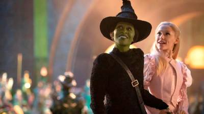 Cynthia Erivo ( Elphaba) y Ariana Grande (Glinda) son las dos grandes protagonistas. Foto: Universal Pictures