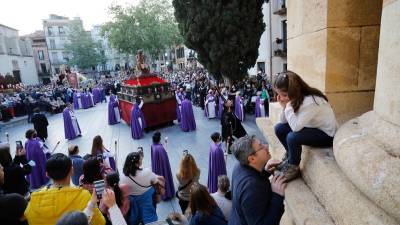 Salida de la procesión del Sant Enterrament del Viernes Santo, el año pasado. FOTO: Pere Ferré