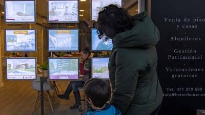 Facilitar el acceso de los jóvenes a la vivienda es fundamental para evitar que se vayan de las ciudades. Foto: Ángel Ullate