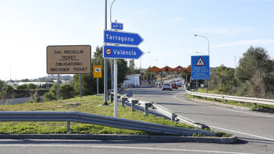 Acceso a la autopista en Torredembarra. FOTO: Pere Ferré