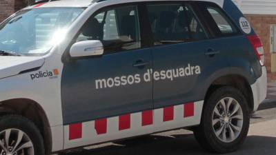 Al lugar acudieron varias patrullas de los Mossos de la comisaría de Torredembarra. Foto: DT