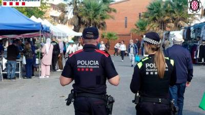 Un momento del plan de acción conjunto llevado a cabo entre Mossos y Guàrdia Urbana en noviembre en Sant Salvador. Cedida