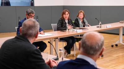 La consellera Sílvia Paneque reunida amb la Taula de Consens del Delta. Foto: ACN