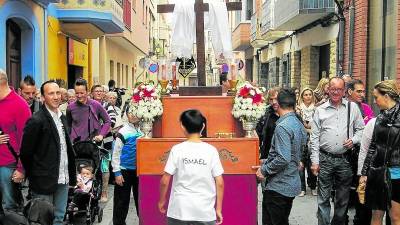 Ismael fue quien hizo de primer capataz durante el recorrido del paso en El Vendrell. Foto: JMB