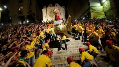 Un momento de la Baixada de l’Àliga del año pasado. Foto: Pere Ferré