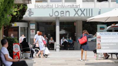 La víctima va ser traslladada a l’Hospital Universitari Joan XXIII de Tarragona. Foto: Pere Ferré