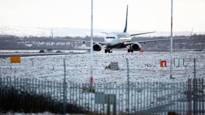 El permiso empezó a ser solicitado en los puntos de entrada en el país, como aeropuertos, puertos o antes de cruzar el Canal de la Mancha. Foto: EFE