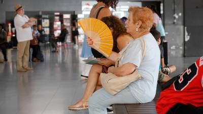 Protecció Civil insta a tener especial vigilancia a los mayores de 75 años en los episodios de altas temperaturas. Foto: Pere Ferré