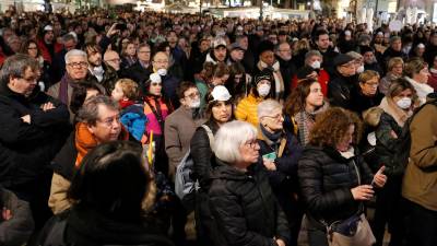 Al día siguiente de los hechos, los tarraconenses se manifestaron en la Plaça de la Font. foto: pere ferré