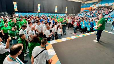 Molts dels atletes han acudit a la gal.la lluint les seves medalles. Foto: Alfredo González