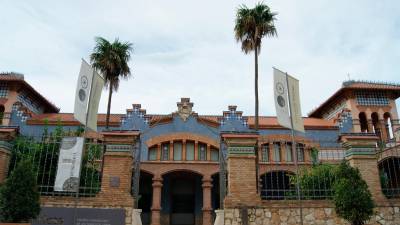 El Museu de Tortosa obrirà totes les seues portes per poder passejar per tot el complex modernista. Foto: M. Pallás