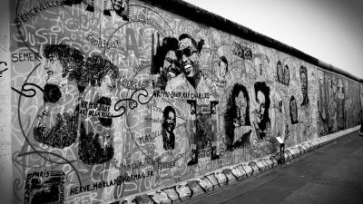 La caída del muro de Berlín es uno de los grandes acontecimientos que forman parte de la historia de Roland Baines. Foto: publicdomainpictures.net