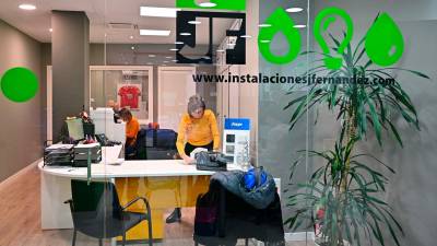 Las oficinas de Instalaciones J.Fernández, en la calle Gasòmetre de Tarragona. foto: alfredo gonzález