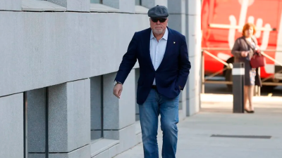 El excomisario José Manuel Villarejo, en el exterior de la Audiencia Nacional en una imagen de archivo. Foto: EFE