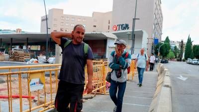 La obra ha quedado paralizada, a la espera de la llegada de las marquesinas. Foto: Àngel Ullate