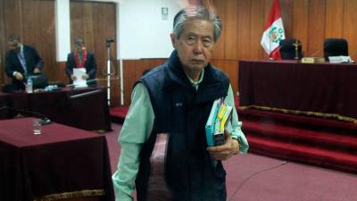 Fotografía de archivo del 15 de agosto de 2014 del expresidente de Perú Alberto Fujimori en una audiencia, en Lima (Perú). Foto: EFE