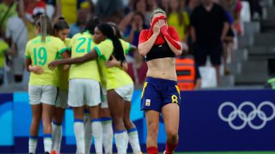 Mariona Caldentey, hundida tras un gol de Brasil. FOTO: efe